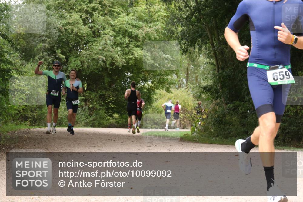 30.08.2026 - Elbe Triathlon Hamburg Antke Förster http://msf.ph/oto/10099092 30.08.2026 10:53:45 Laufen 475, 618, 659 meine-sportfotos.de