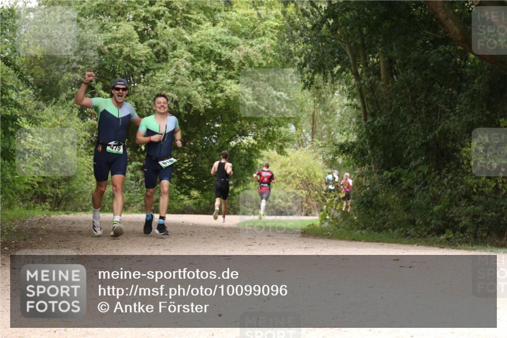 30.08.2026 - Elbe Triathlon Hamburg Antke Förster http://msf.ph/oto/10099096 30.08.2026 10:53:47 Laufen 475 meine-sportfotos.de