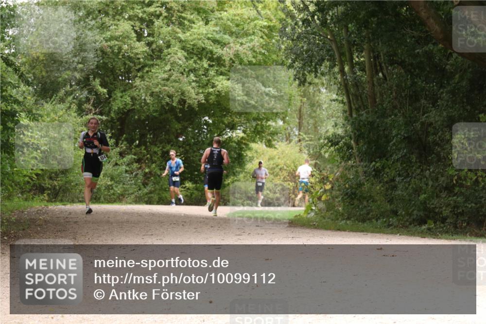 30.08.2026 - Elbe Triathlon Hamburg Antke Förster http://msf.ph/oto/10099112 30.08.2026 10:54:03 Laufen 834 meine-sportfotos.de