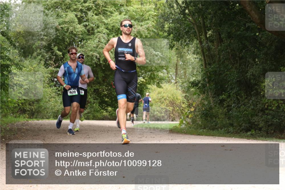 30.08.2026 - Elbe Triathlon Hamburg Antke Förster http://msf.ph/oto/10099128 30.08.2026 10:54:15 Laufen 409, 9 meine-sportfotos.de