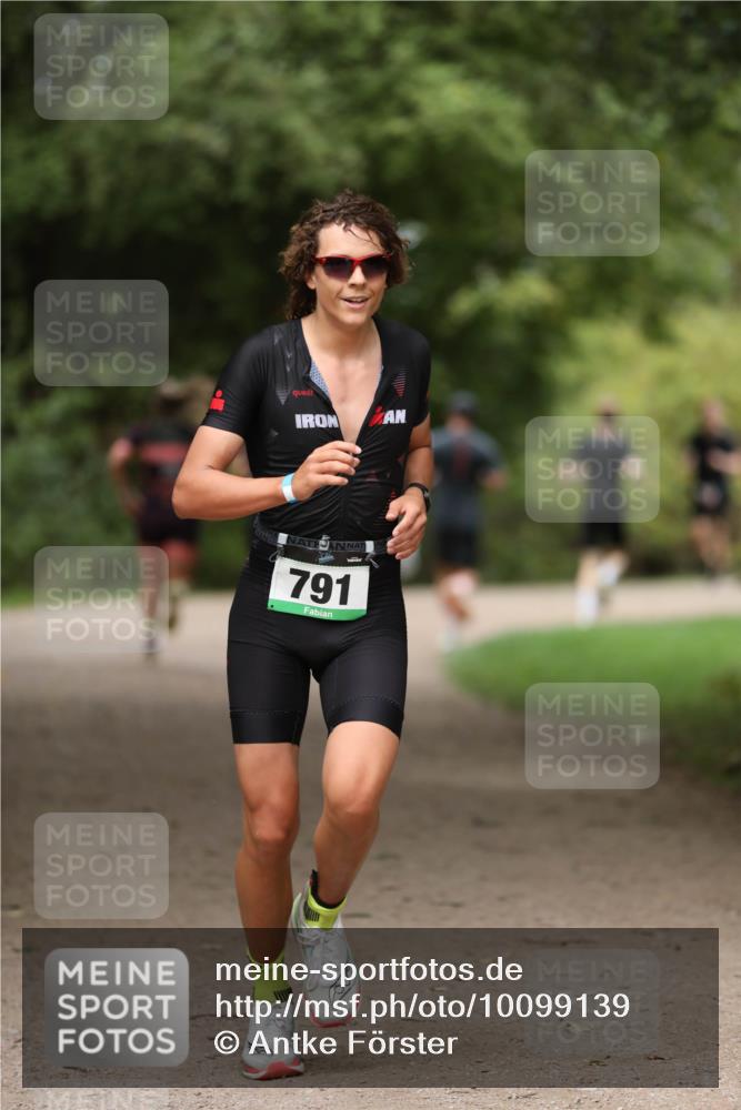 30.08.2026 - Elbe Triathlon Hamburg Antke Förster http://msf.ph/oto/10099139 30.08.2026 10:50:50 Laufen 791 meine-sportfotos.de
