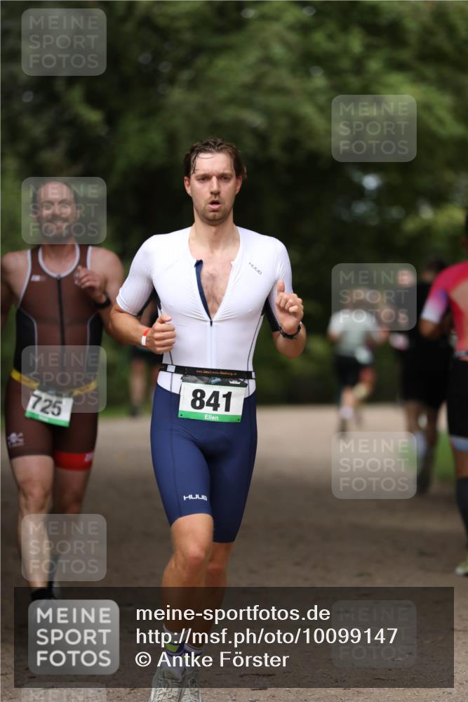 30.08.2026 - Elbe Triathlon Hamburg Antke Förster http://msf.ph/oto/10099147 30.08.2026 10:50:53 Laufen 725, 841 meine-sportfotos.de