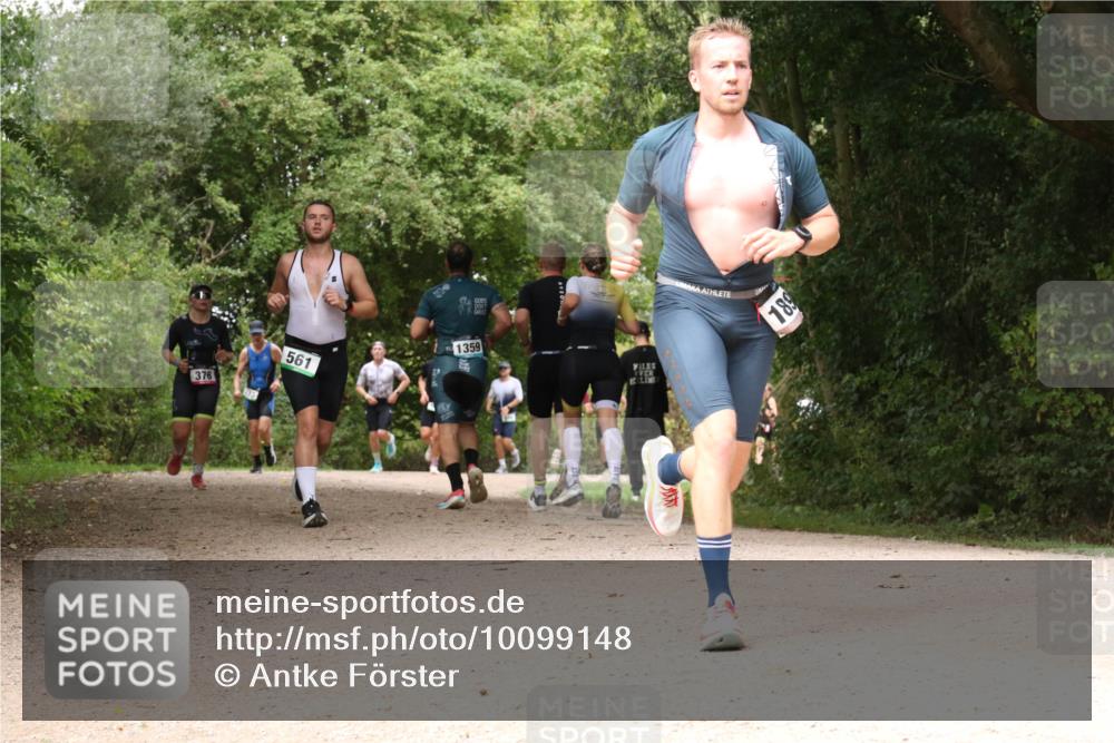 30.08.2026 - Elbe Triathlon Hamburg Antke Förster http://msf.ph/oto/10099148 30.08.2026 10:54:33 Laufen 561, 376, 1359, 189 meine-sportfotos.de