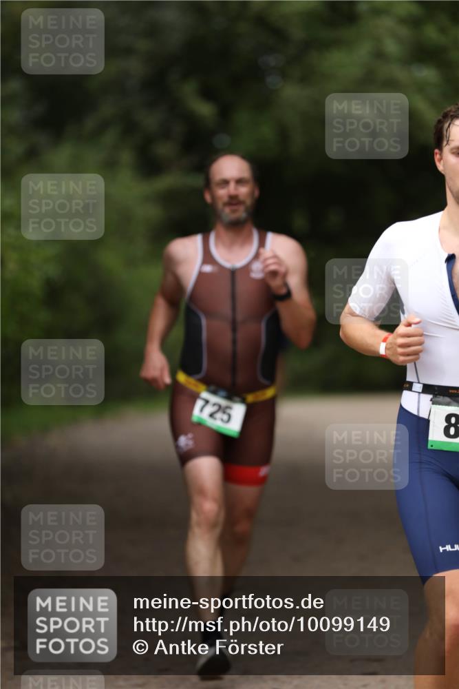 30.08.2026 - Elbe Triathlon Hamburg Antke Förster http://msf.ph/oto/10099149 30.08.2026 10:50:53 Laufen 725, 8 meine-sportfotos.de