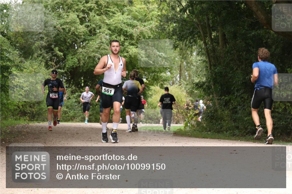 30.08.2026 - Elbe Triathlon Hamburg Antke Förster http://msf.ph/oto/10099150 30.08.2026 10:54:34 Laufen 376, 561 meine-sportfotos.de