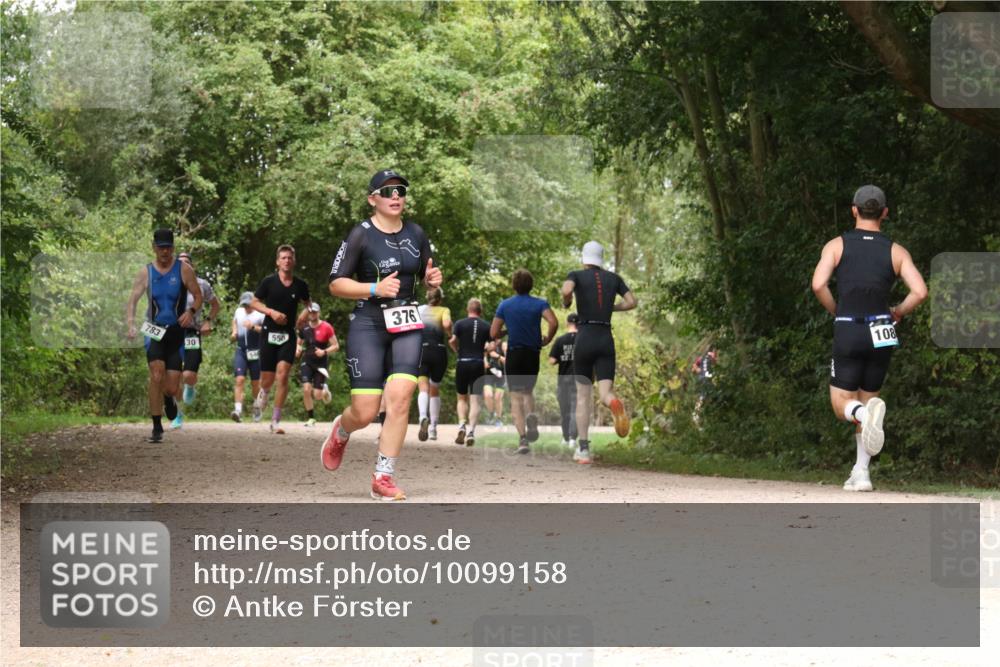 30.08.2026 - Elbe Triathlon Hamburg Antke Förster http://msf.ph/oto/10099158 30.08.2026 10:54:37 Laufen 783, 30, 550, 376, 108 meine-sportfotos.de