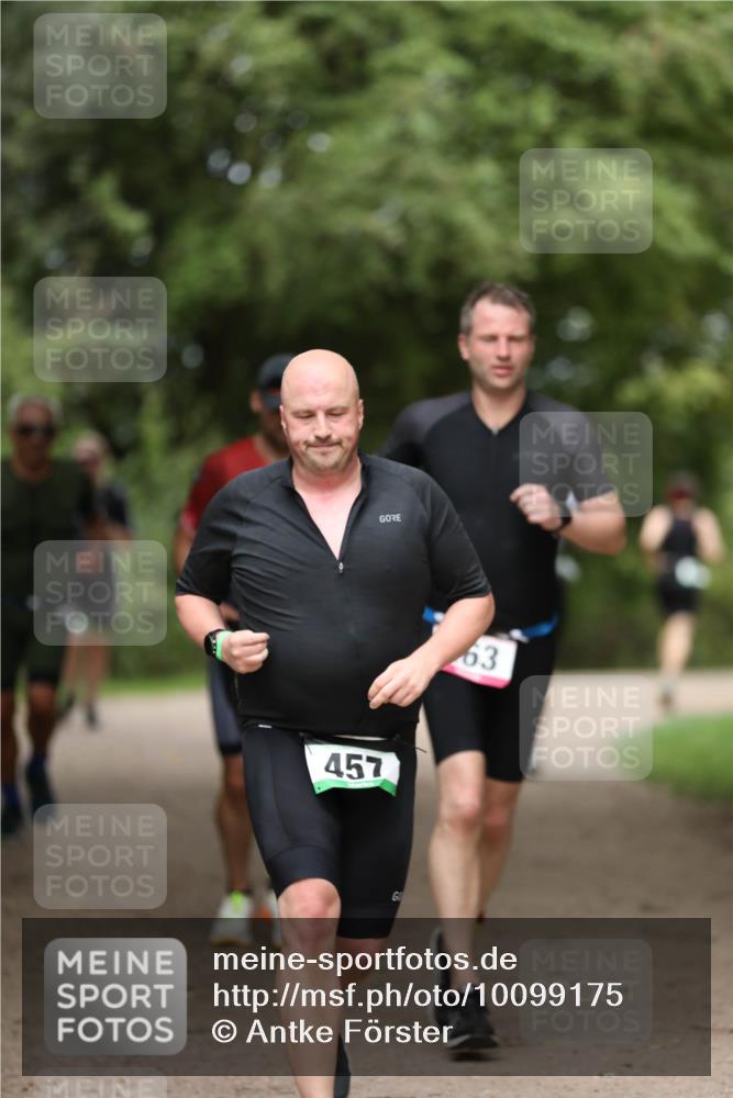 30.08.2026 - Elbe Triathlon Hamburg Antke Förster http://msf.ph/oto/10099175 30.08.2026 10:51:05 Laufen 457, 63 meine-sportfotos.de