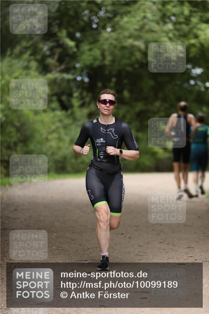 30.08.2026 - Elbe Triathlon Hamburg Antke Förster http://msf.ph/oto/10099189 30.08.2026 10:51:12 Laufen  meine-sportfotos.de
