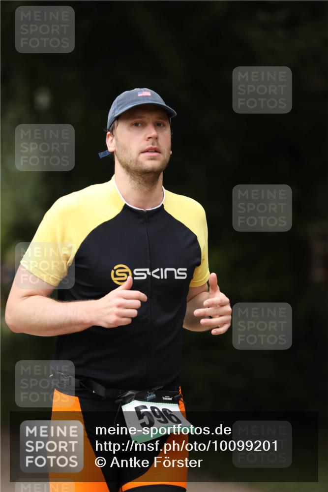 30.08.2026 - Elbe Triathlon Hamburg Antke Förster http://msf.ph/oto/10099201 30.08.2026 10:51:29 Laufen 596 meine-sportfotos.de