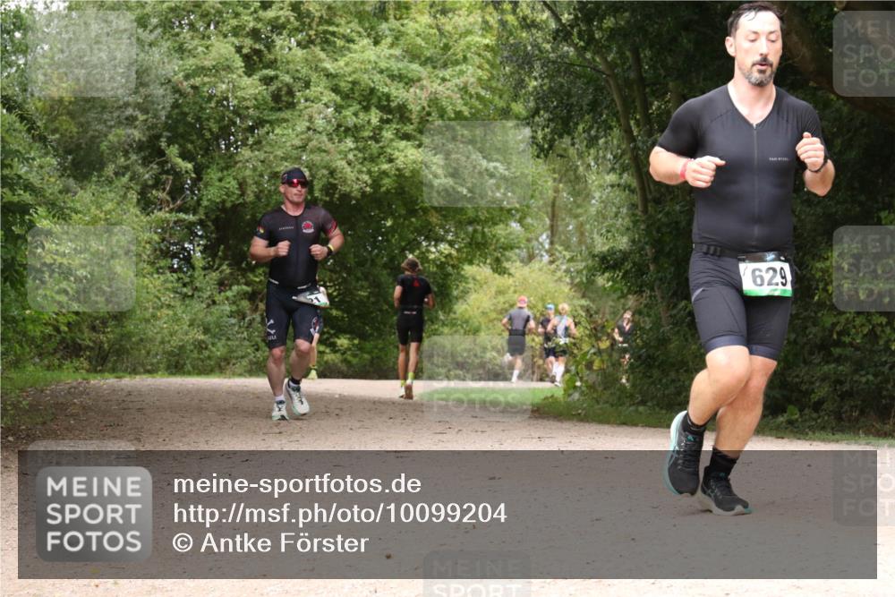 30.08.2026 - Elbe Triathlon Hamburg Antke Förster http://msf.ph/oto/10099204 30.08.2026 10:55:17 Laufen 629 meine-sportfotos.de