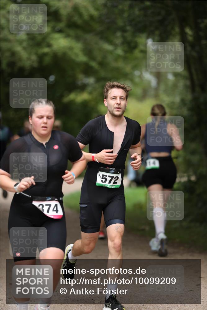 30.08.2026 - Elbe Triathlon Hamburg Antke Förster http://msf.ph/oto/10099209 30.08.2026 10:51:48 Laufen 374, 14, 572 meine-sportfotos.de