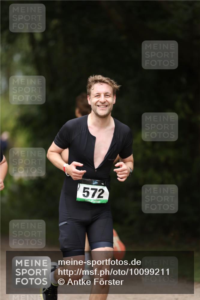 30.08.2026 - Elbe Triathlon Hamburg Antke Förster http://msf.ph/oto/10099211 30.08.2026 10:51:49 Laufen 572 meine-sportfotos.de