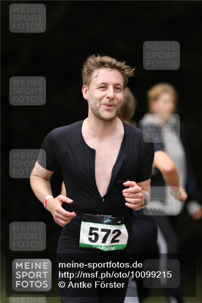 30.08.2026 - Elbe Triathlon Hamburg Antke Förster http://msf.ph/oto/10099215 30.08.2026 10:51:50 Laufen 572 meine-sportfotos.de