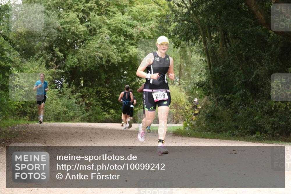 30.08.2026 - Elbe Triathlon Hamburg Antke Förster http://msf.ph/oto/10099242 30.08.2026 10:55:40 Laufen 259 meine-sportfotos.de
