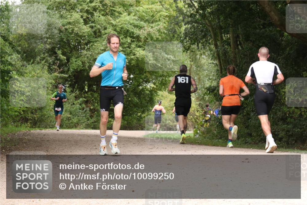 30.08.2026 - Elbe Triathlon Hamburg Antke Förster http://msf.ph/oto/10099250 30.08.2026 10:55:46 Laufen 161 meine-sportfotos.de