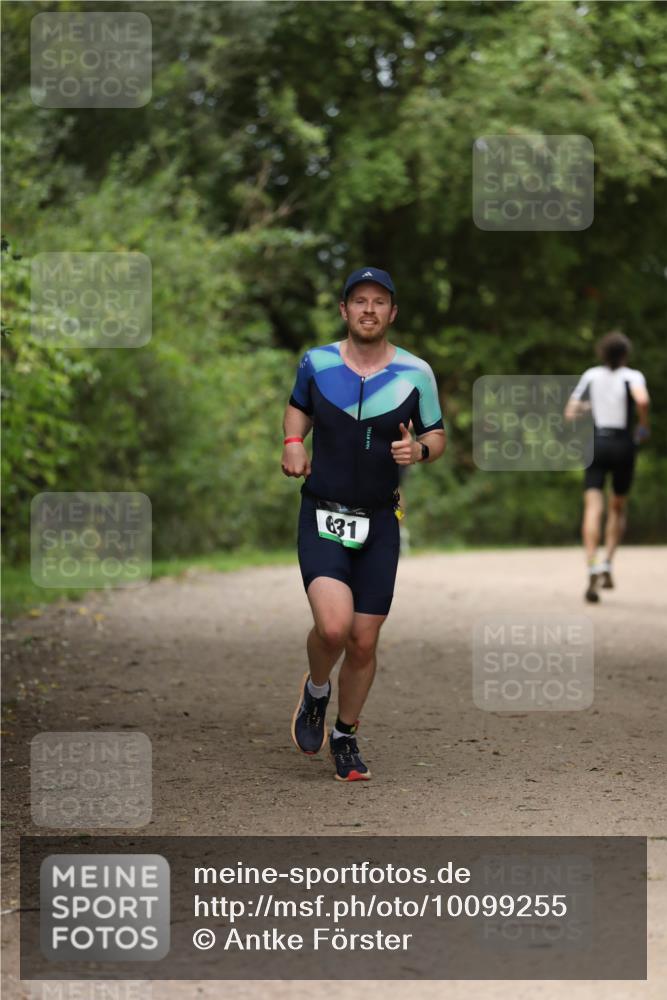 30.08.2026 - Elbe Triathlon Hamburg Antke Förster http://msf.ph/oto/10099255 30.08.2026 10:52:27 Laufen 631 meine-sportfotos.de