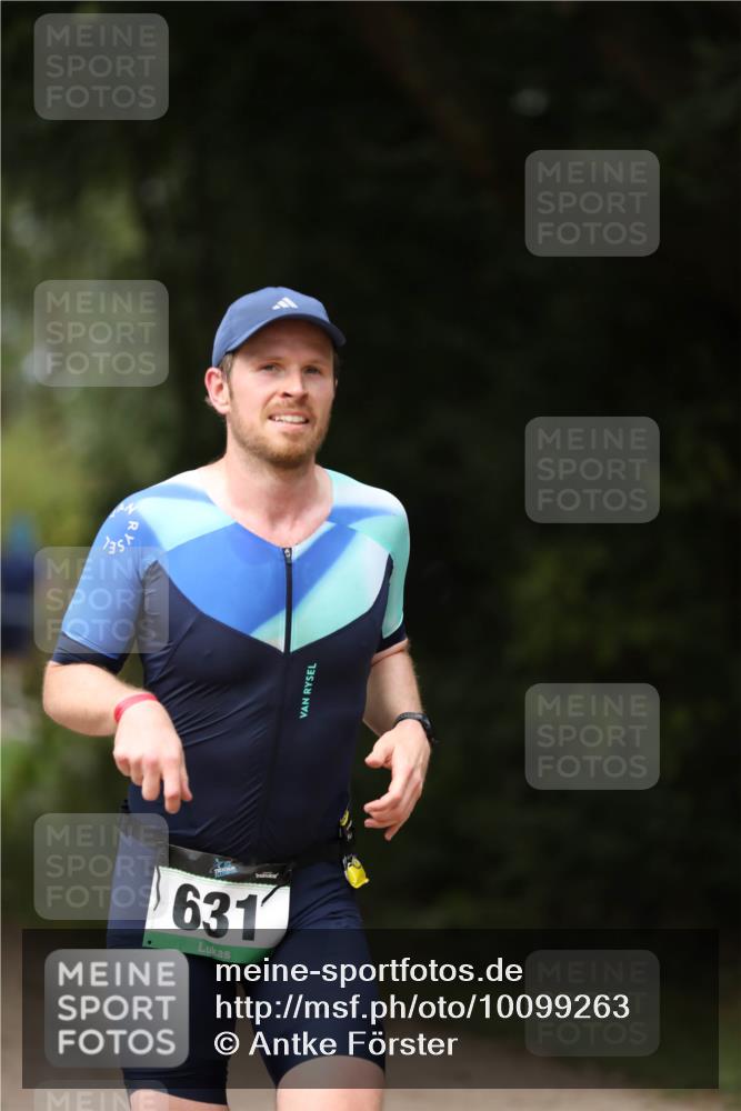 30.08.2026 - Elbe Triathlon Hamburg Antke Förster http://msf.ph/oto/10099263 30.08.2026 10:52:29 Laufen 631 meine-sportfotos.de