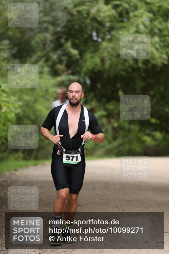 30.08.2026 - Elbe Triathlon Hamburg Antke Förster http://msf.ph/oto/10099271 30.08.2026 10:52:37 Laufen 571 meine-sportfotos.de