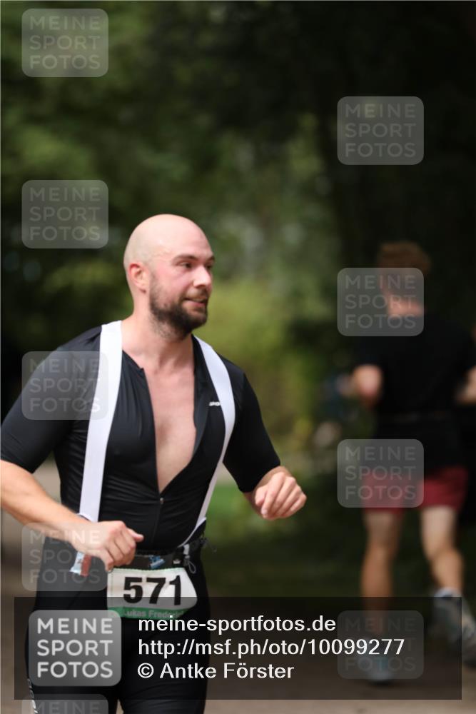 30.08.2026 - Elbe Triathlon Hamburg Antke Förster http://msf.ph/oto/10099277 30.08.2026 10:52:39 Laufen 571 meine-sportfotos.de