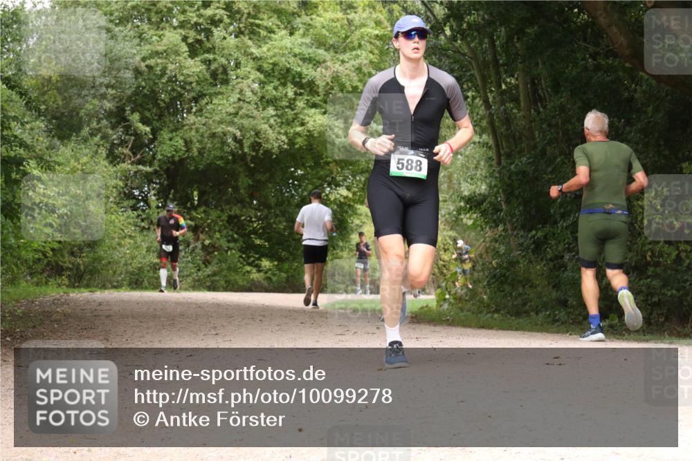 30.08.2026 - Elbe Triathlon Hamburg Antke Förster http://msf.ph/oto/10099278 30.08.2026 10:56:17 Laufen 588 meine-sportfotos.de