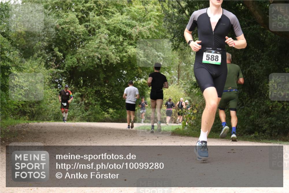 30.08.2026 - Elbe Triathlon Hamburg Antke Förster http://msf.ph/oto/10099280 30.08.2026 10:56:18 Laufen 588 meine-sportfotos.de