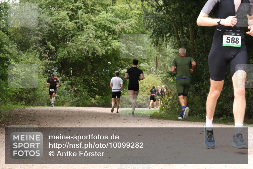 30.08.2026 - Elbe Triathlon Hamburg Antke Förster http://msf.ph/oto/10099282 30.08.2026 10:56:18 Laufen 588 meine-sportfotos.de