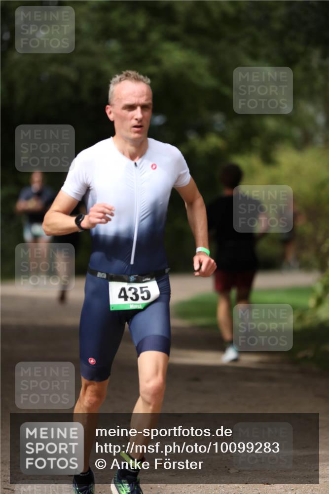 30.08.2026 - Elbe Triathlon Hamburg Antke Förster http://msf.ph/oto/10099283 30.08.2026 10:52:41 Laufen 435 meine-sportfotos.de