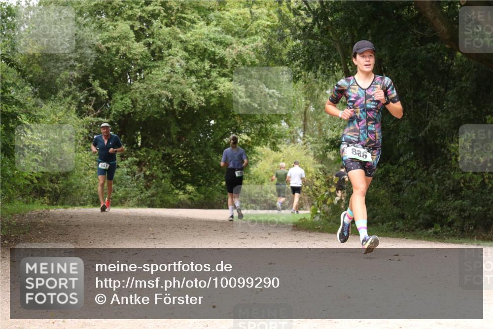 30.08.2026 - Elbe Triathlon Hamburg Antke Förster http://msf.ph/oto/10099290 30.08.2026 10:56:29 Laufen 687, 855, 886 meine-sportfotos.de