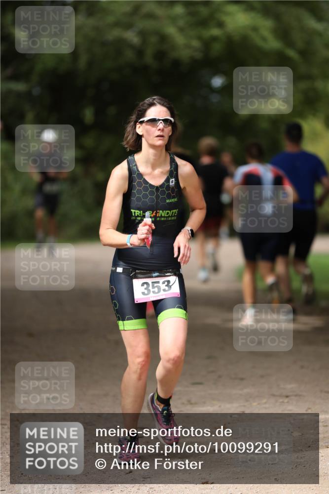30.08.2026 - Elbe Triathlon Hamburg Antke Förster http://msf.ph/oto/10099291 30.08.2026 10:52:44 Laufen 353 meine-sportfotos.de