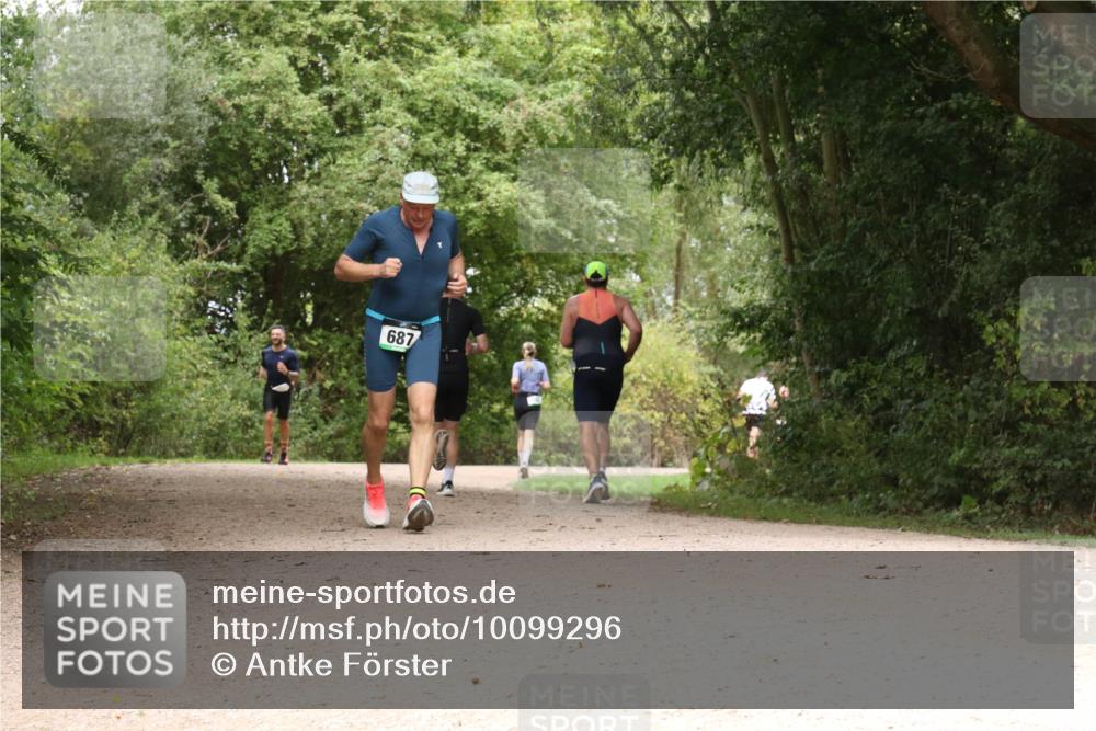 30.08.2026 - Elbe Triathlon Hamburg Antke Förster http://msf.ph/oto/10099296 30.08.2026 10:56:34 Laufen 687 meine-sportfotos.de
