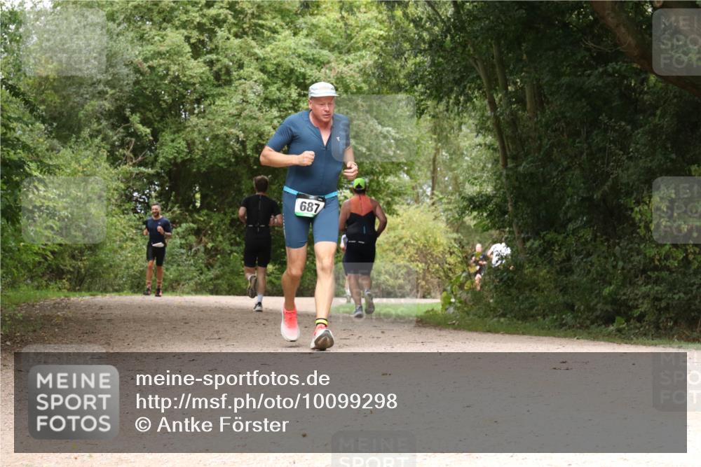 30.08.2026 - Elbe Triathlon Hamburg Antke Förster http://msf.ph/oto/10099298 30.08.2026 10:56:34 Laufen 687 meine-sportfotos.de