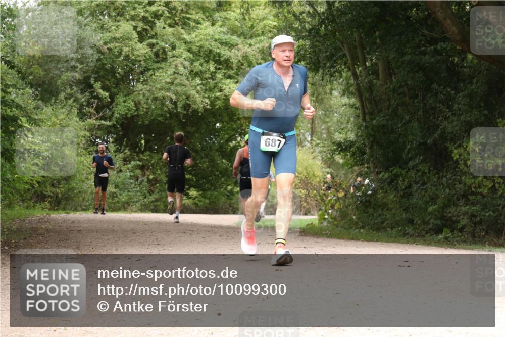 30.08.2026 - Elbe Triathlon Hamburg Antke Förster http://msf.ph/oto/10099300 30.08.2026 10:56:35 Laufen 687 meine-sportfotos.de