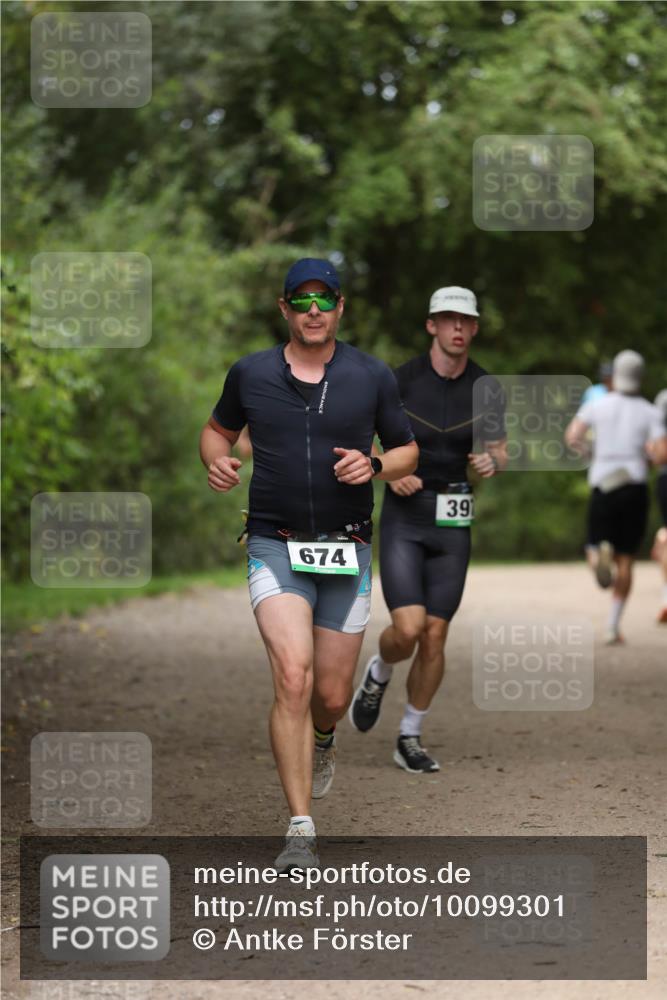 30.08.2026 - Elbe Triathlon Hamburg Antke Förster http://msf.ph/oto/10099301 30.08.2026 10:52:50 Laufen 674, 39 meine-sportfotos.de