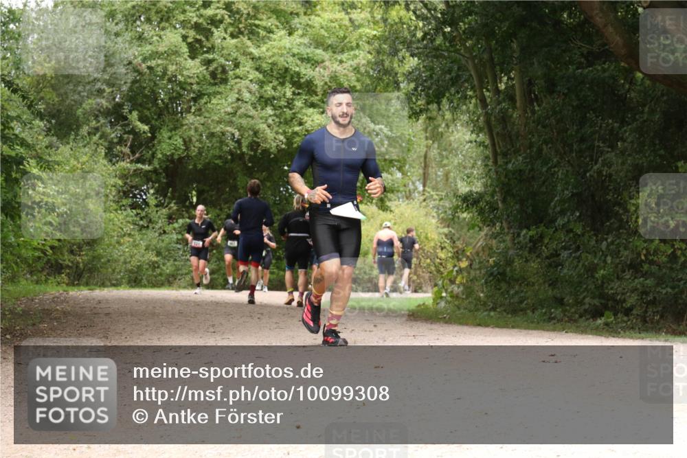 30.08.2026 - Elbe Triathlon Hamburg Antke Förster http://msf.ph/oto/10099308 30.08.2026 10:56:43 Laufen  meine-sportfotos.de