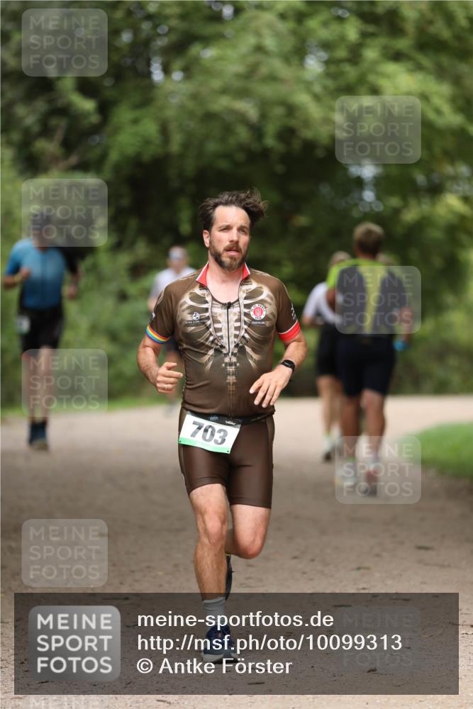 30.08.2026 - Elbe Triathlon Hamburg Antke Förster http://msf.ph/oto/10099313 30.08.2026 10:52:57 Laufen 703 meine-sportfotos.de