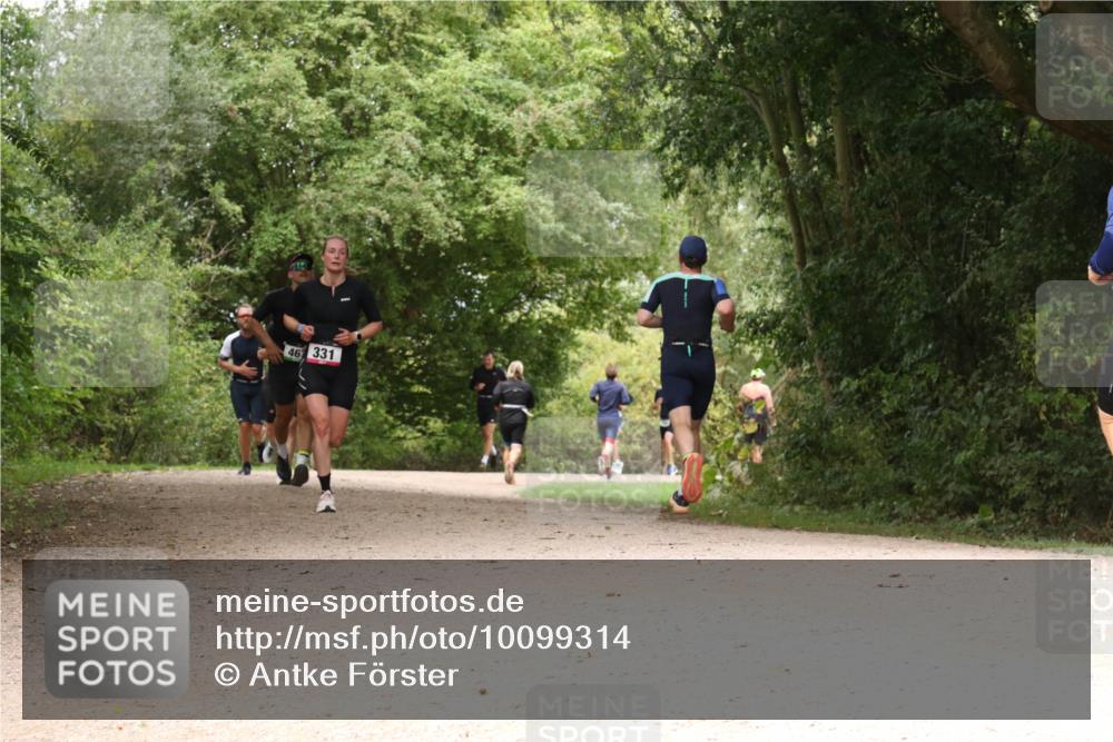 30.08.2026 - Elbe Triathlon Hamburg Antke Förster http://msf.ph/oto/10099314 30.08.2026 10:56:49 Laufen 46, 331 meine-sportfotos.de