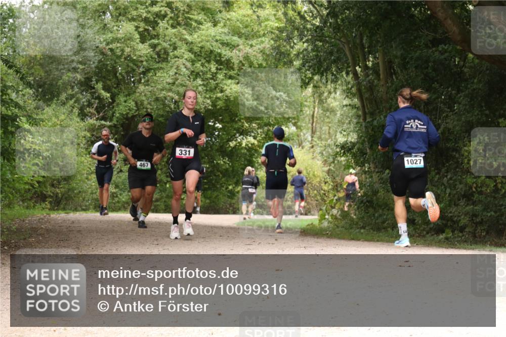 30.08.2026 - Elbe Triathlon Hamburg Antke Förster http://msf.ph/oto/10099316 30.08.2026 10:56:50 Laufen 467, 331, 1027 meine-sportfotos.de