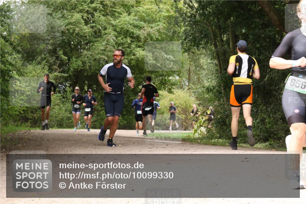 30.08.2026 - Elbe Triathlon Hamburg Antke Förster http://msf.ph/oto/10099330 30.08.2026 10:56:55 Laufen 853, 102, 855 meine-sportfotos.de