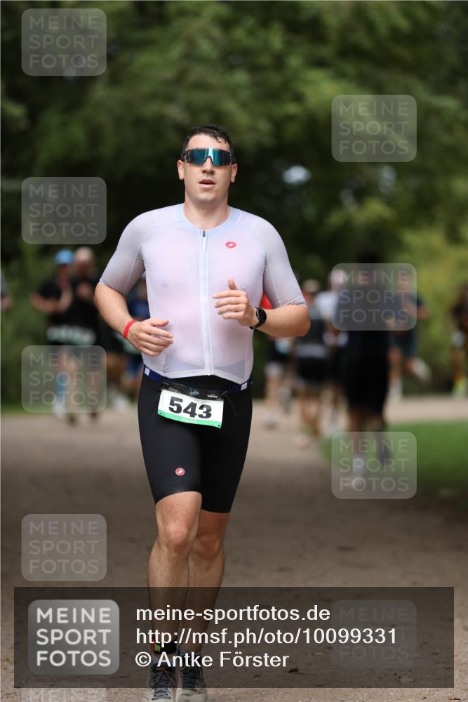 30.08.2026 - Elbe Triathlon Hamburg Antke Förster http://msf.ph/oto/10099331 30.08.2026 10:53:07 Laufen 543 meine-sportfotos.de