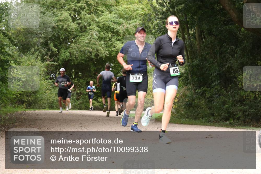 30.08.2026 - Elbe Triathlon Hamburg Antke Förster http://msf.ph/oto/10099338 30.08.2026 10:57:03 Laufen 734, 853 meine-sportfotos.de