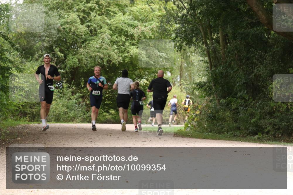 30.08.2026 - Elbe Triathlon Hamburg Antke Förster http://msf.ph/oto/10099354 30.08.2026 10:57:09 Laufen 94, 484 meine-sportfotos.de