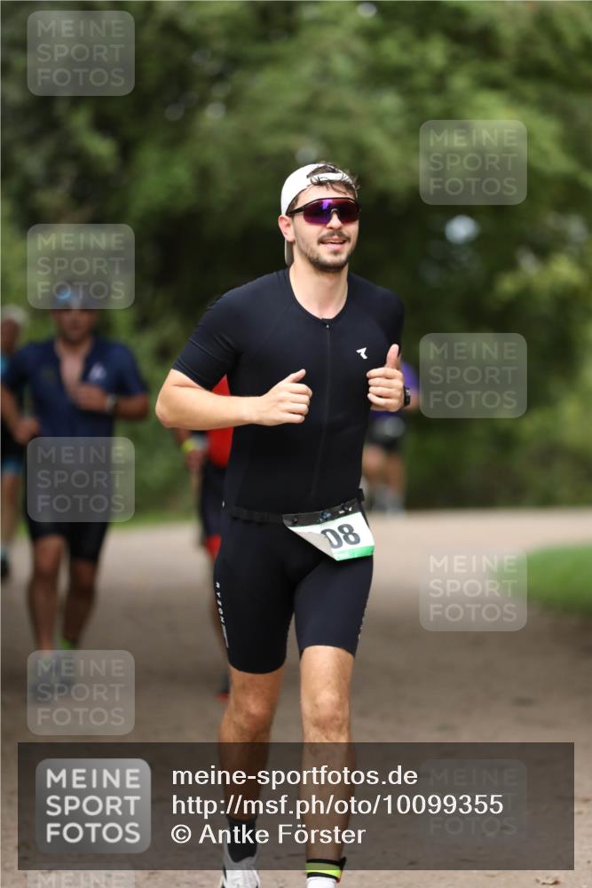 30.08.2026 - Elbe Triathlon Hamburg Antke Förster http://msf.ph/oto/10099355 30.08.2026 10:53:19 Laufen 10, 8 meine-sportfotos.de