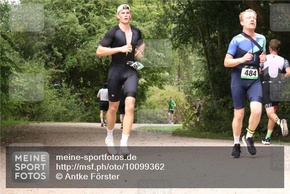 30.08.2026 - Elbe Triathlon Hamburg Antke Förster http://msf.ph/oto/10099362 30.08.2026 10:57:13 Laufen 94, 484 meine-sportfotos.de
