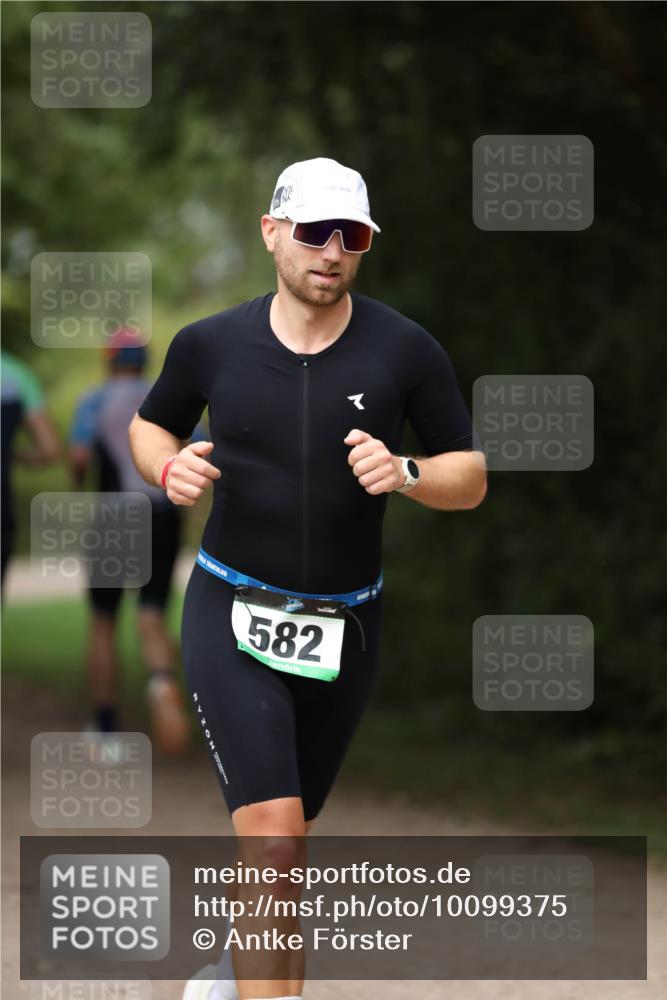 30.08.2026 - Elbe Triathlon Hamburg Antke Förster http://msf.ph/oto/10099375 30.08.2026 10:53:28 Laufen 582 meine-sportfotos.de