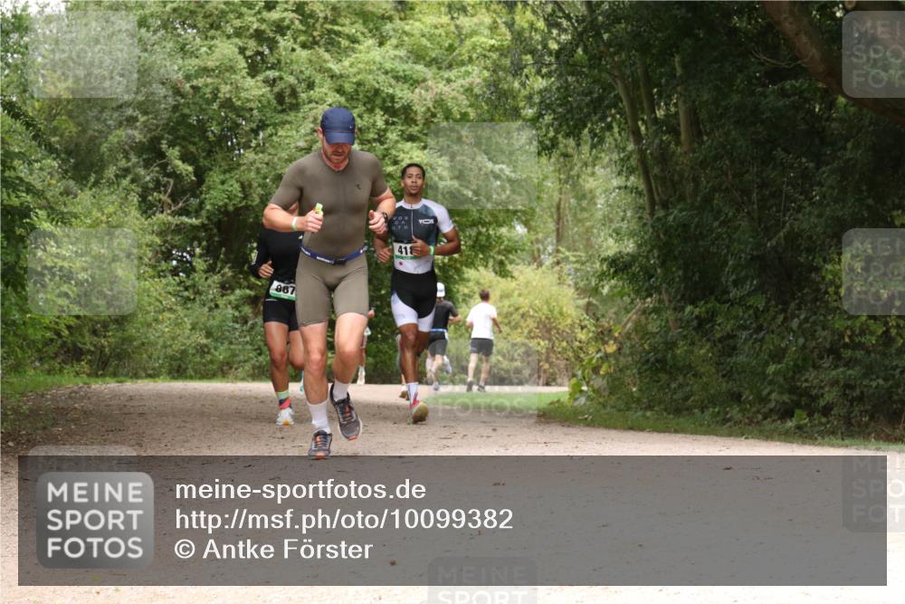 30.08.2026 - Elbe Triathlon Hamburg Antke Förster http://msf.ph/oto/10099382 30.08.2026 10:57:30 Laufen 887, 41 meine-sportfotos.de