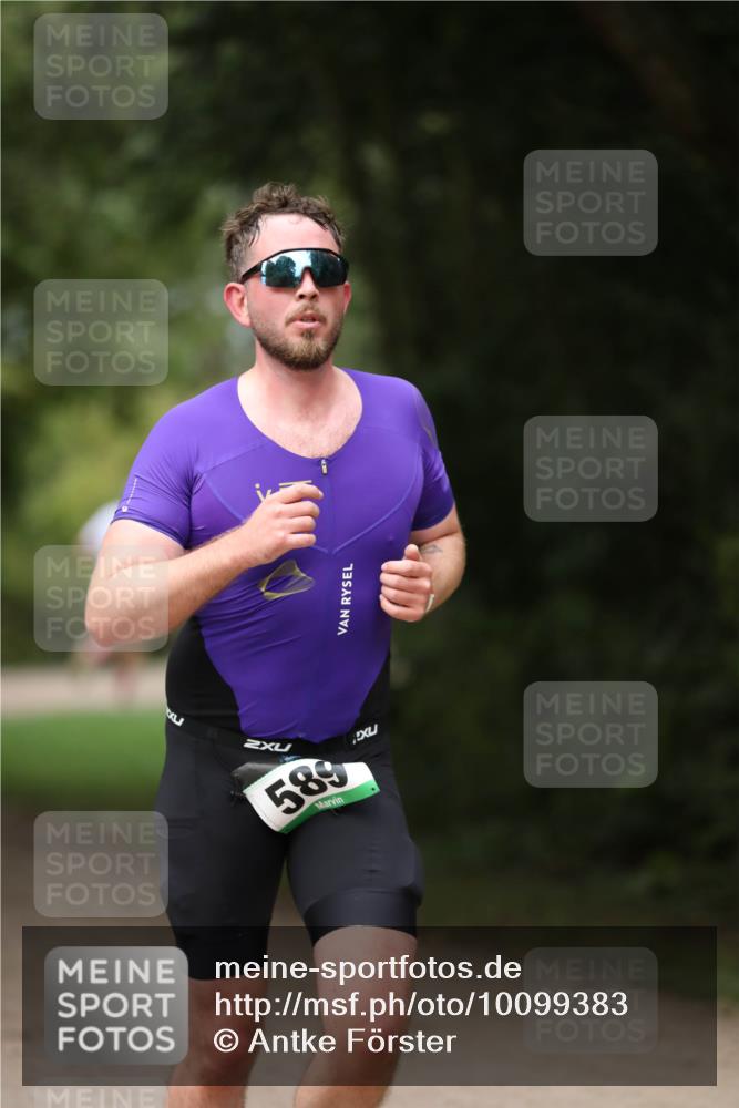 30.08.2026 - Elbe Triathlon Hamburg Antke Förster http://msf.ph/oto/10099383 30.08.2026 10:53:32 Laufen 589 meine-sportfotos.de