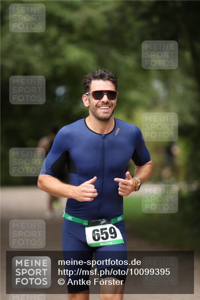 30.08.2026 - Elbe Triathlon Hamburg Antke Förster http://msf.ph/oto/10099395 30.08.2026 10:53:46 Laufen 659 meine-sportfotos.de