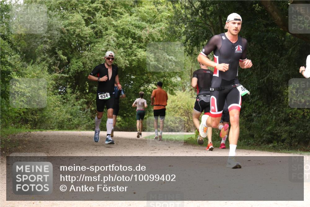 30.08.2026 - Elbe Triathlon Hamburg Antke Förster http://msf.ph/oto/10099402 30.08.2026 10:57:39 Laufen 634, 3 meine-sportfotos.de