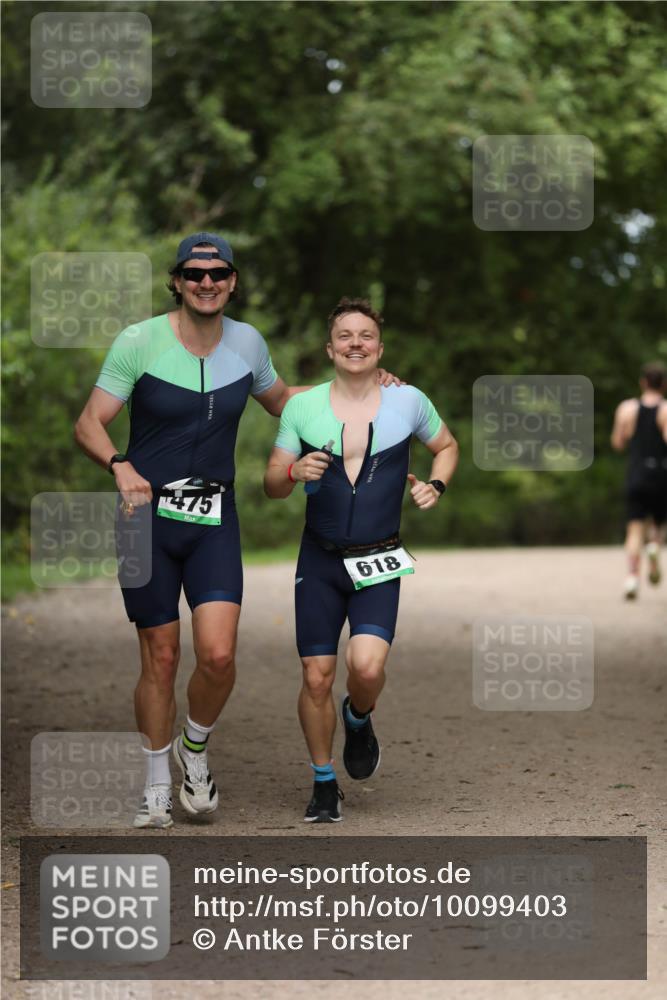 30.08.2026 - Elbe Triathlon Hamburg Antke Förster http://msf.ph/oto/10099403 30.08.2026 10:53:49 Laufen 475, 618 meine-sportfotos.de