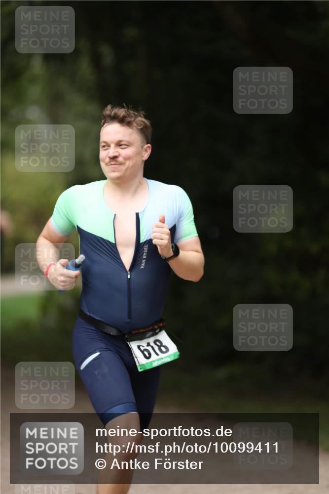 30.08.2026 - Elbe Triathlon Hamburg Antke Förster http://msf.ph/oto/10099411 30.08.2026 10:53:51 Laufen 618 meine-sportfotos.de